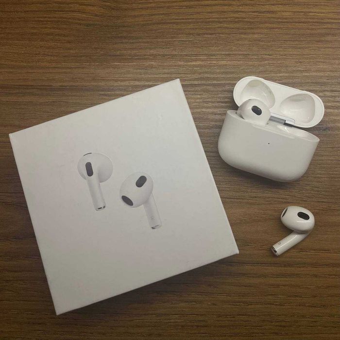Безжични слушалки Apple AirPods 3
