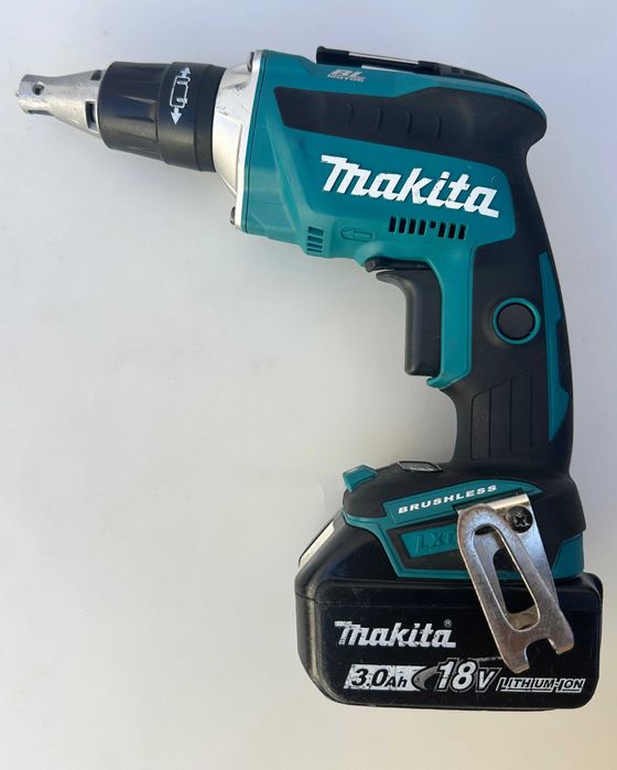 Makita DFS452 - Безчетков винтоверт за гипсокартон като нов!