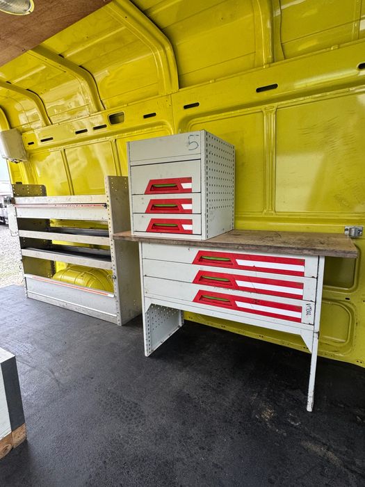 Шкафове за бус или ван