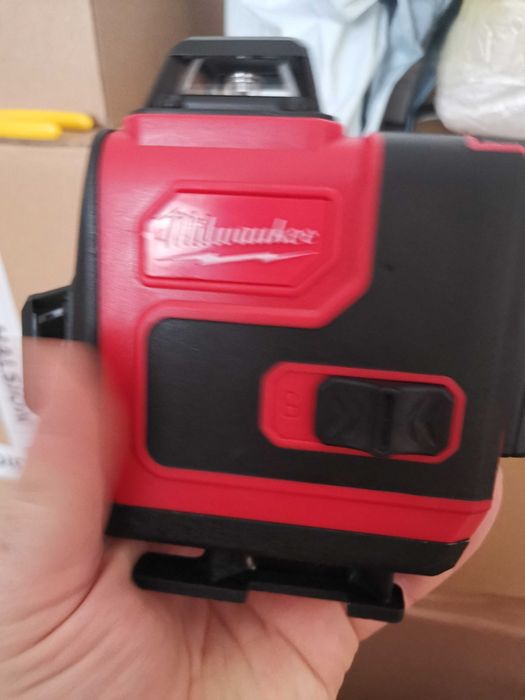 Nivela laser cu 16 linii, acumulator și telecomanda