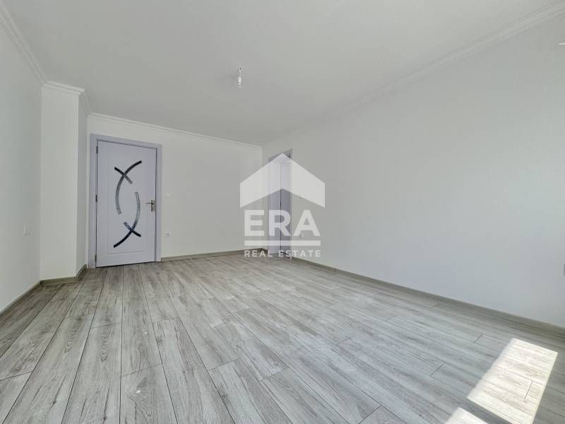 Продава се Тристаен апартамент в Варна, Левски - 83 кв.м за 2398 €/кв.м - Снимка #4
