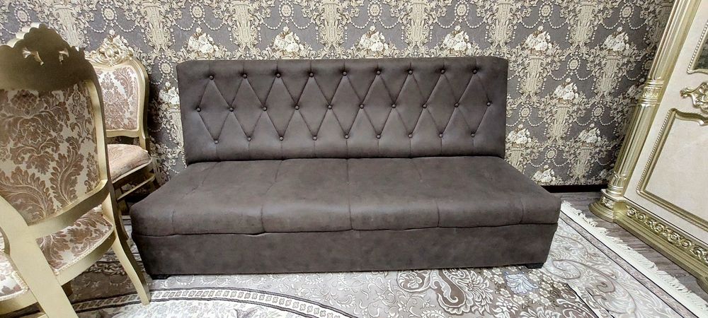 Divan sotiladi miyaxkiy divan 3 dona