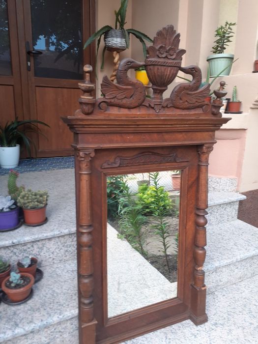 Oglinda foarte veche