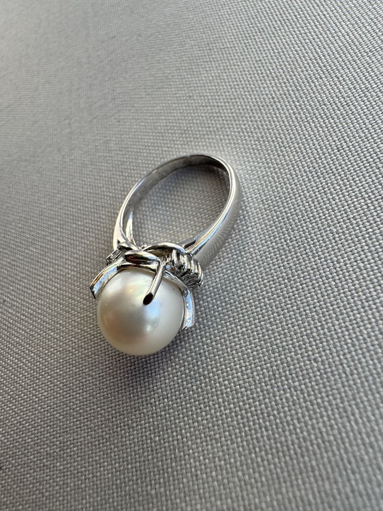 Inel din platina, perla si diamante