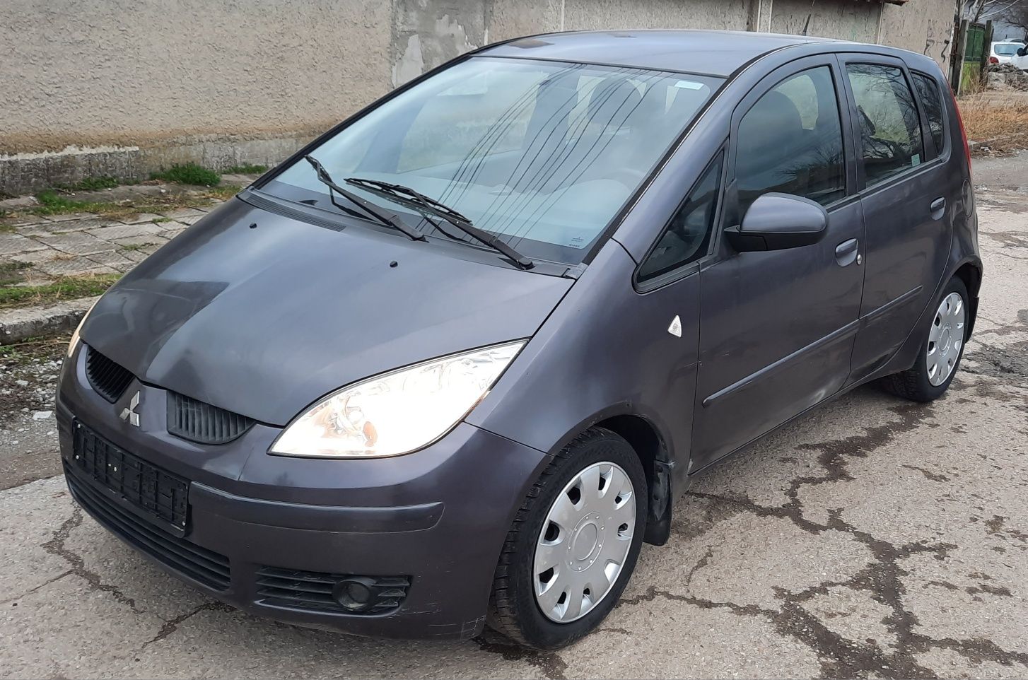 2200лв. Mitsubishi Colt 2005 г.1.3i 95кс