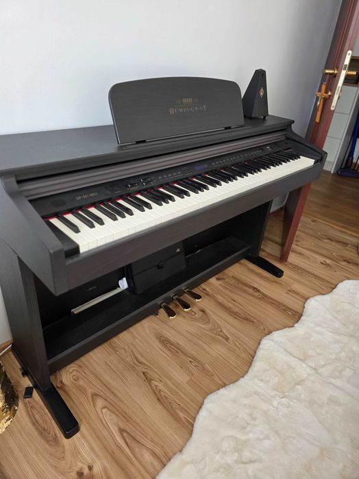 Pian  Hemingway DP-501