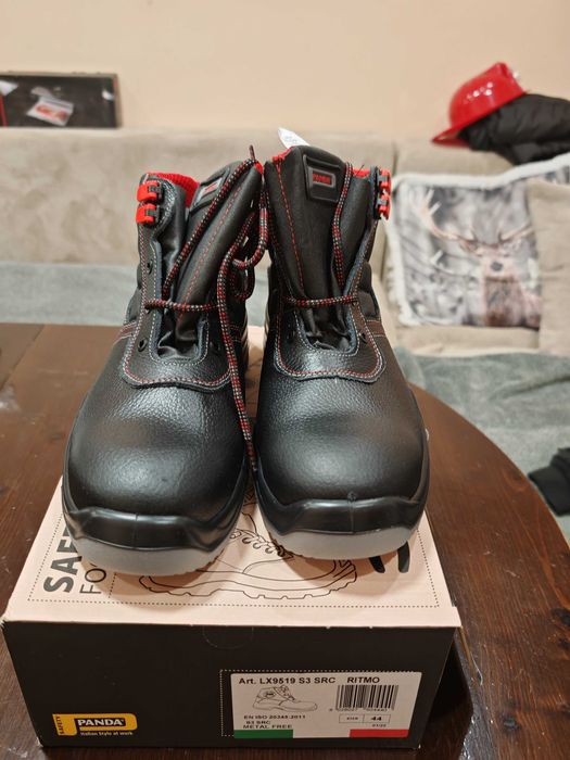 Чисто нови работни обувки RITMO S3 SRC  номер 44