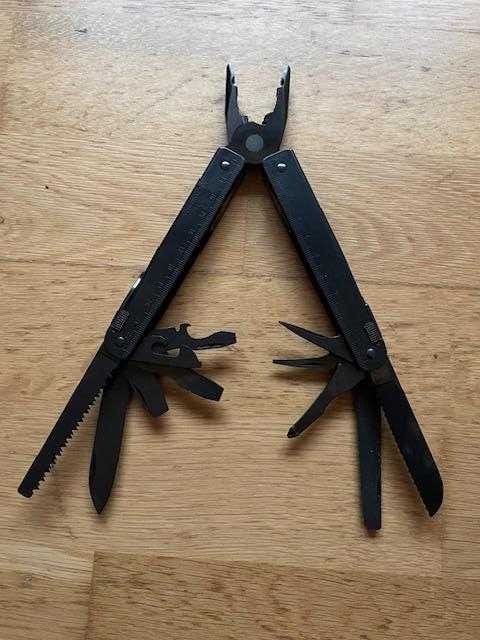 Victorinox 4.0823 SwissTool Cleste Otel Inoxidabil Negru/ Nou