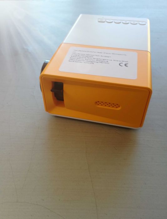 Проектор за телефон и таблет