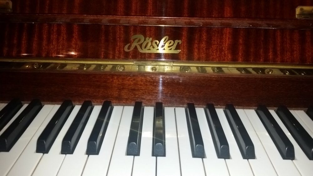 Продаю чешское пианино Rösler