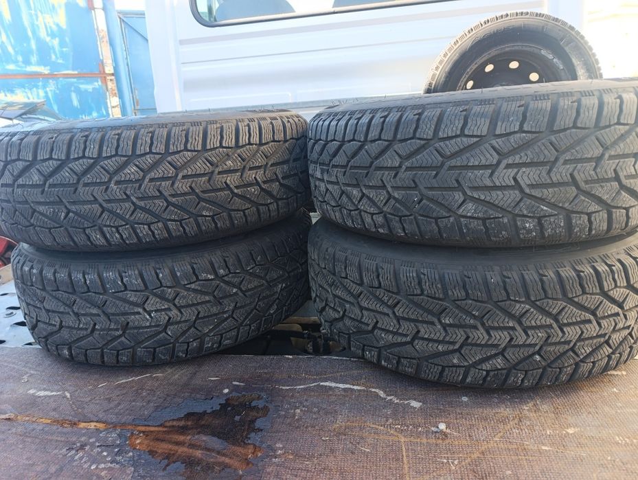 Продавам зимни гуми 225/60/17