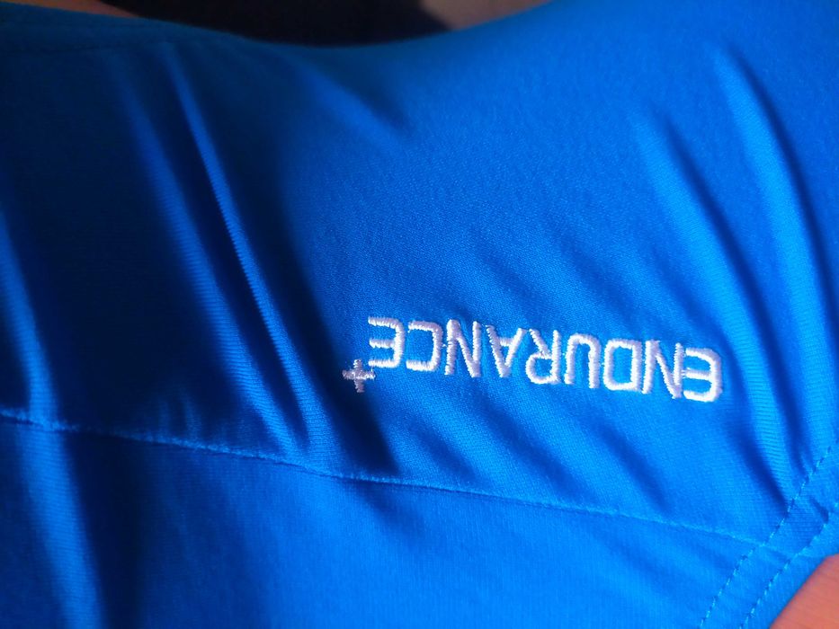 Vând costum înot SPEEDO pentru competiție