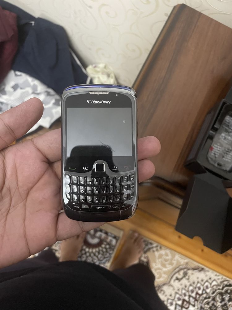 blackberry 9300 sotiladi, holati yangi kup ishlatilmagan