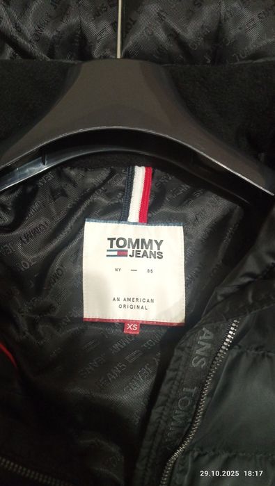 Оригинално дамско яке Tommy Hilfiger
