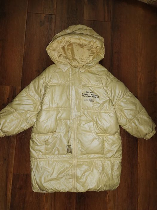 Куртка на мальчика балонка холофайбер с капюшоном жёлтый 110~120см