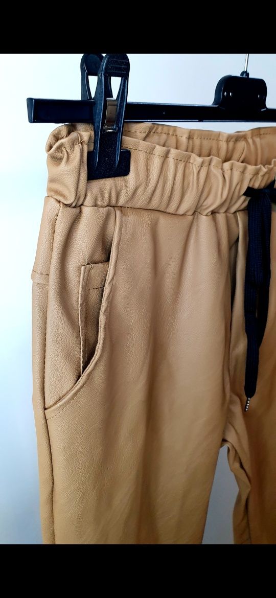 Pantaloni de piele NOI cu eticheta