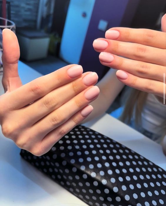 Manichiura cu gel/semi/slim