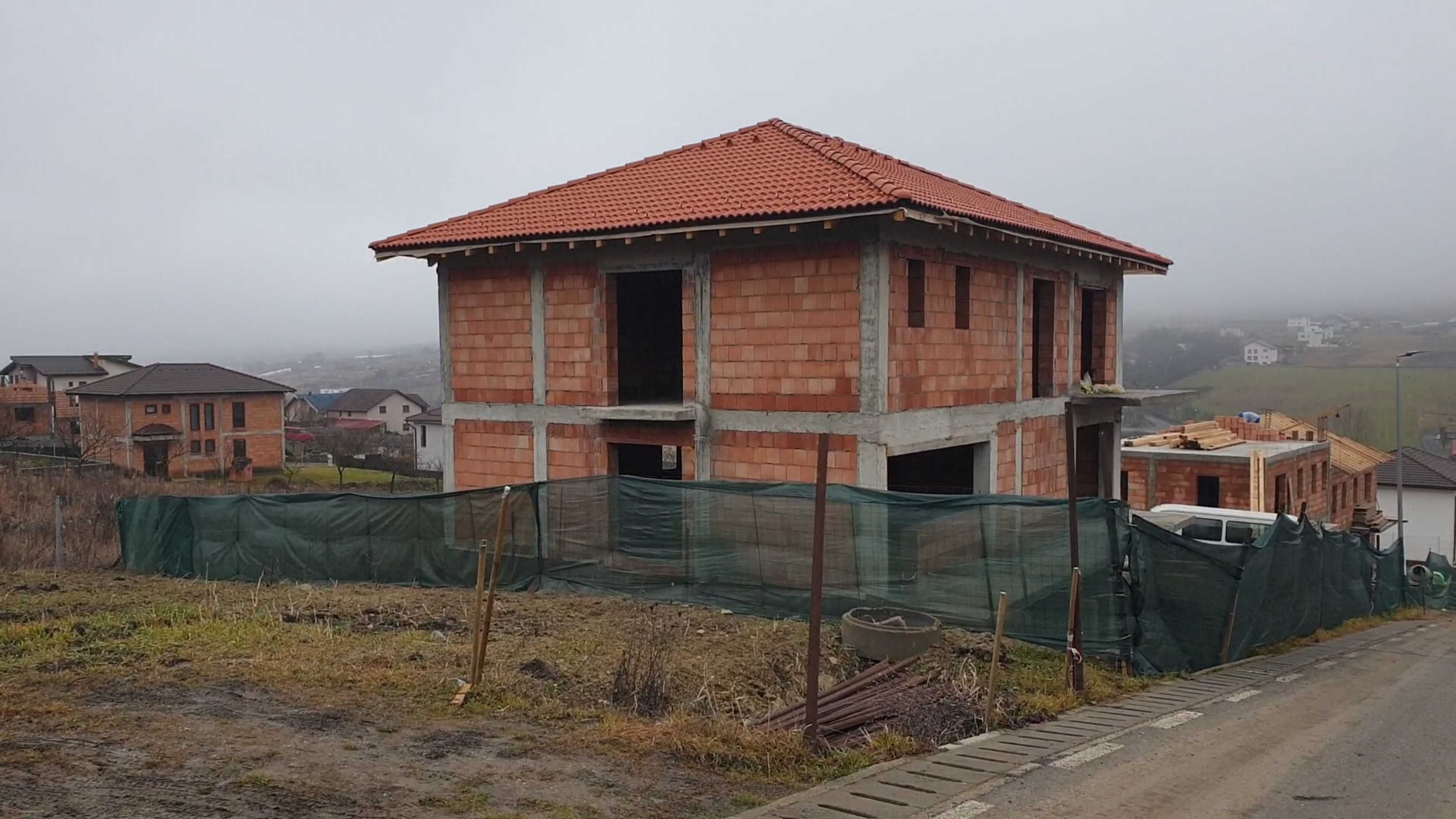 Casă individuală la roşu | 253 mp | 474 mp teren | intrare Chinteni