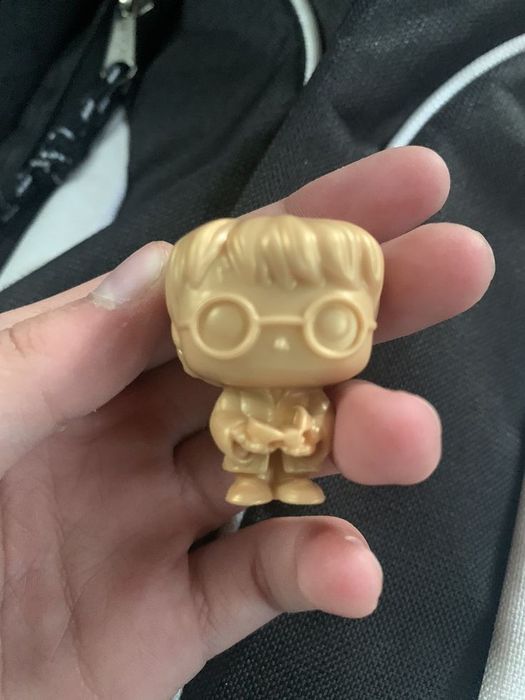 Фигурка Золотой Гарри Поттер из киндера