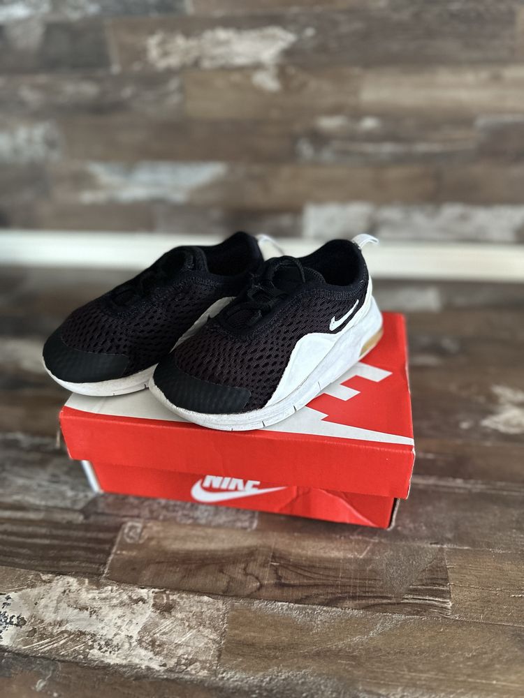 Детски маратонки “Nike Air Max Motion 2”