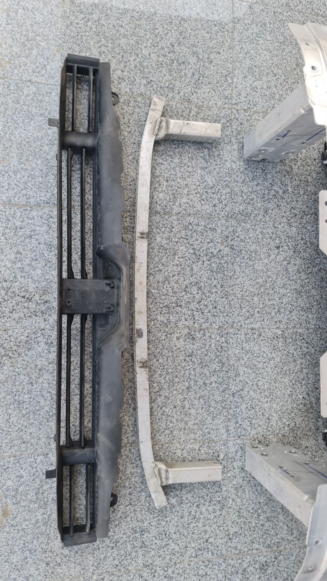 Armatura grila activa absorbant far faruri bara fata capota BMW x5 g05