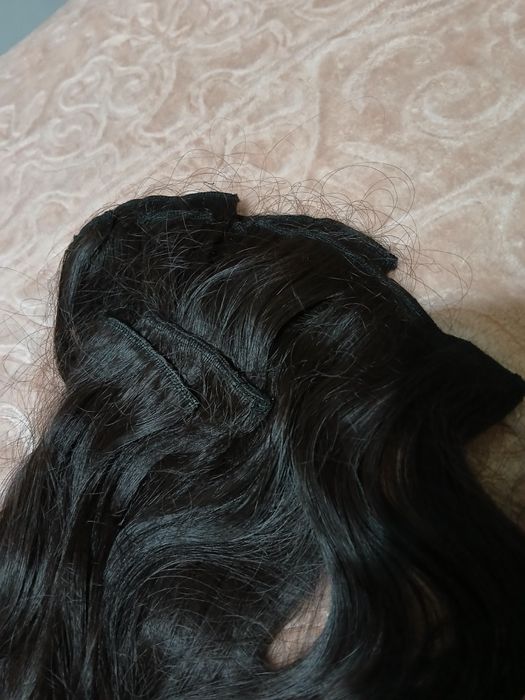 Волосы на заколках