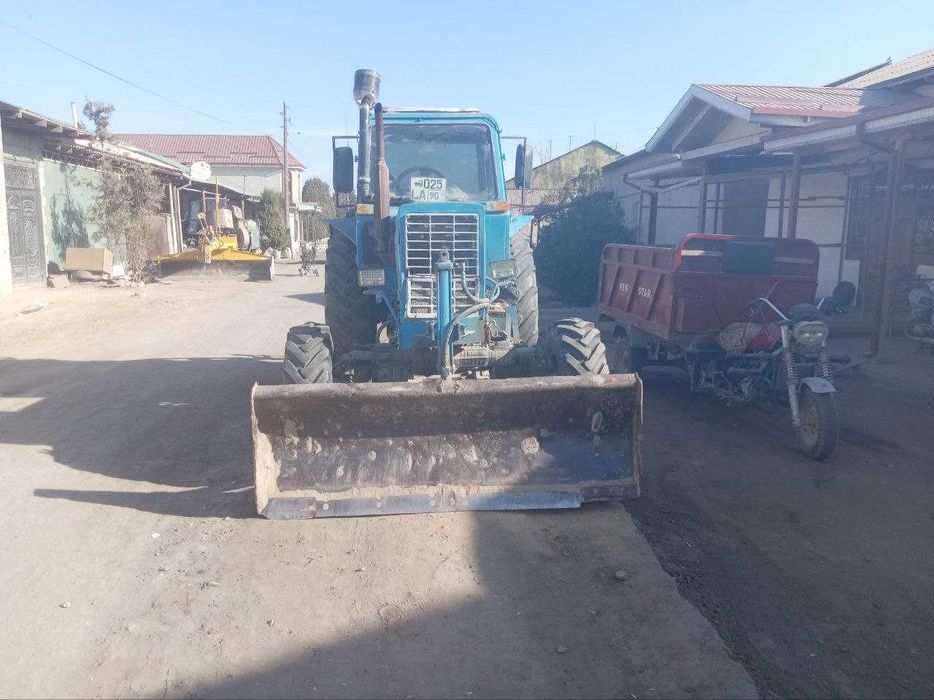 Traktor Belarus va lazer planer birgalikda sotiladi