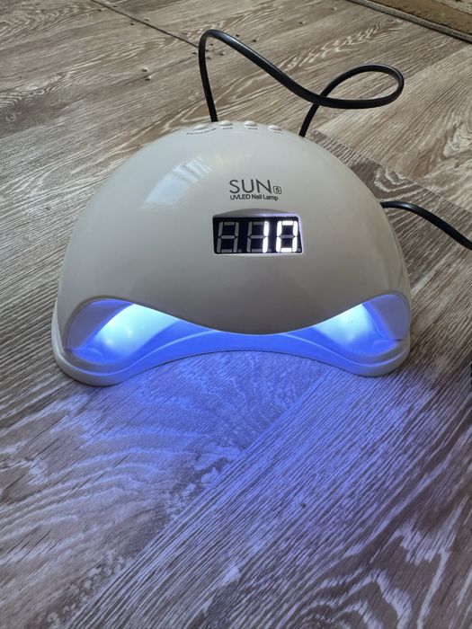 Продаю LED/UV лампу Sun для маникюра.