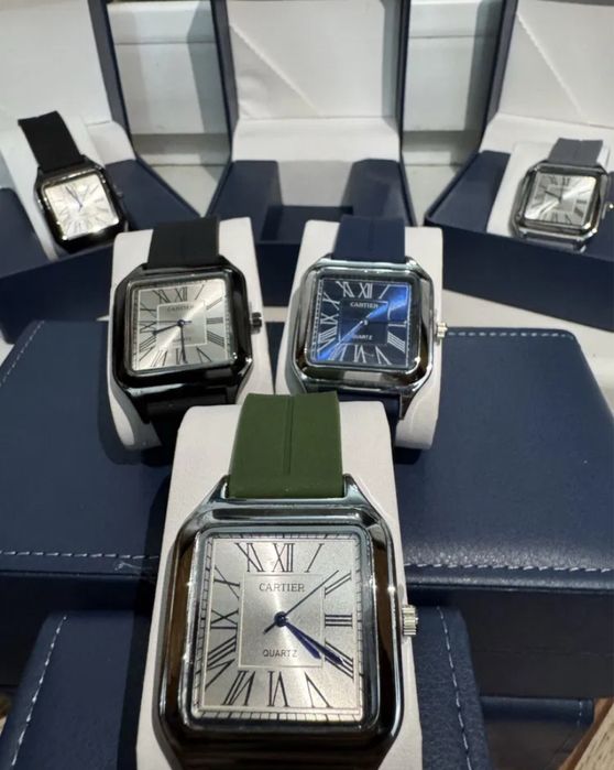 Часы,Айрподс качественные,новые.