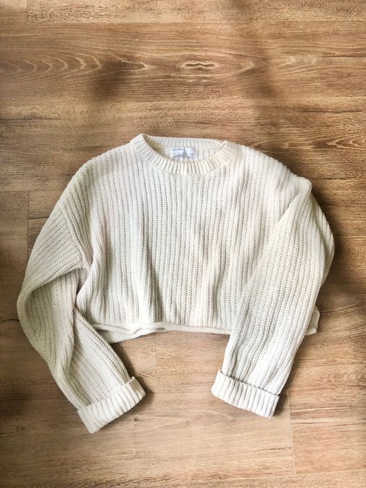 Бял пуловер Bershka