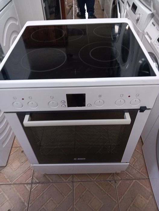 Свободно стояща печка с керамичен плот Бош Bosch   2 години Гаранция!