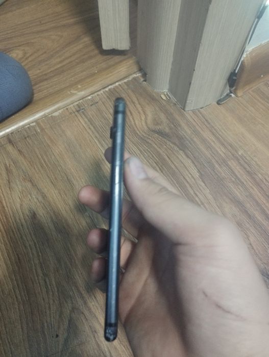 Айфон 7 айклаут и пароль не знаю на запчас