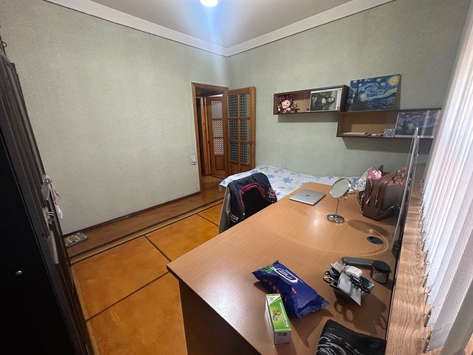 Продается 5-комнатная квартира, метро Ойбек