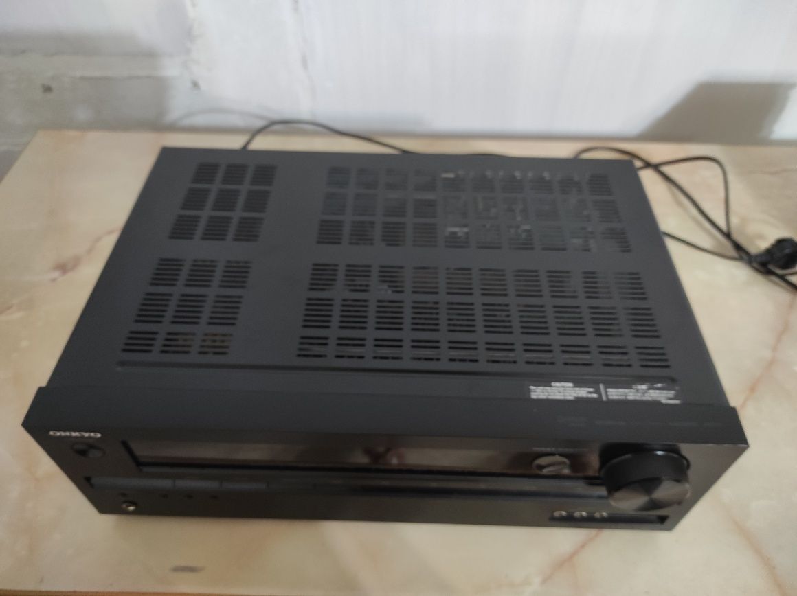 AV рессивер Onkyo TX-SR313
