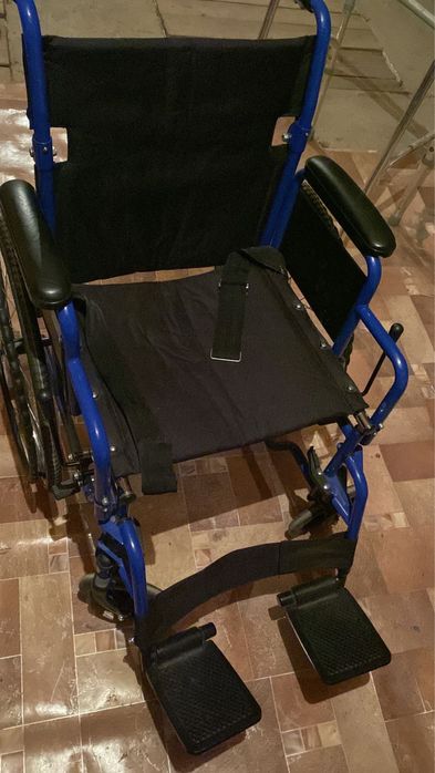 Продам инвалидную коляску