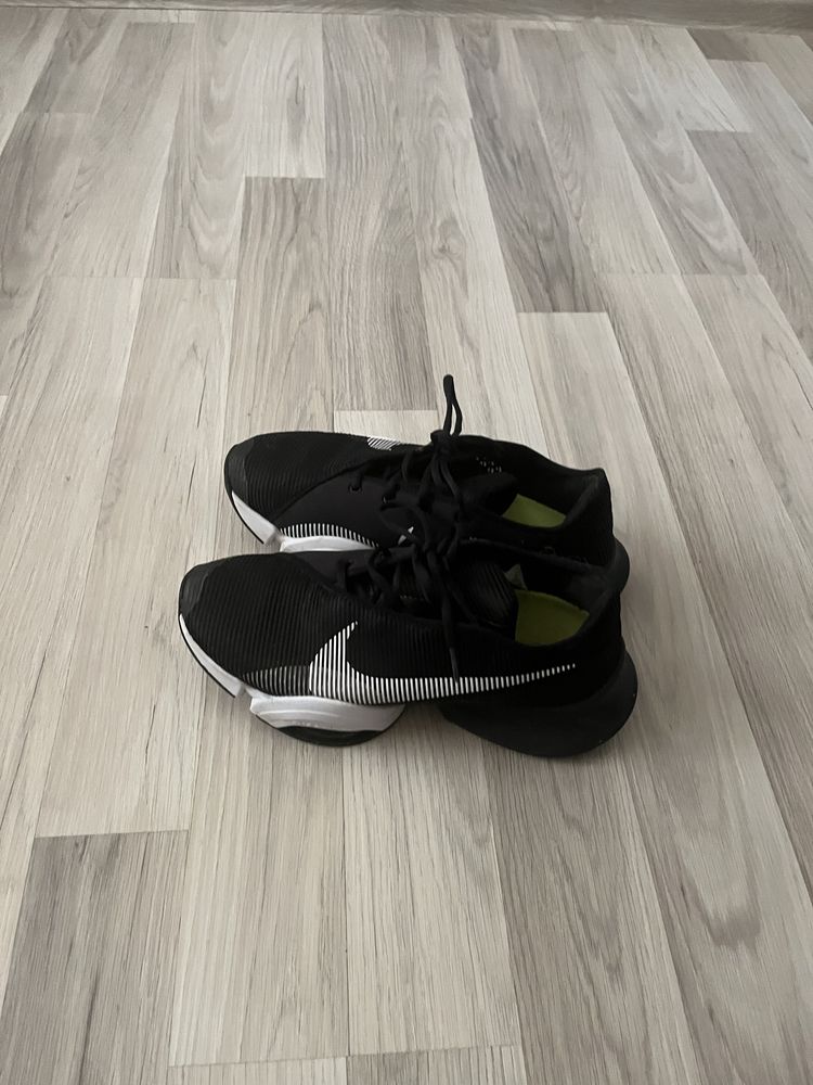 Nike обувки