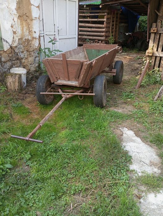 Vând straf cu lada stare buna