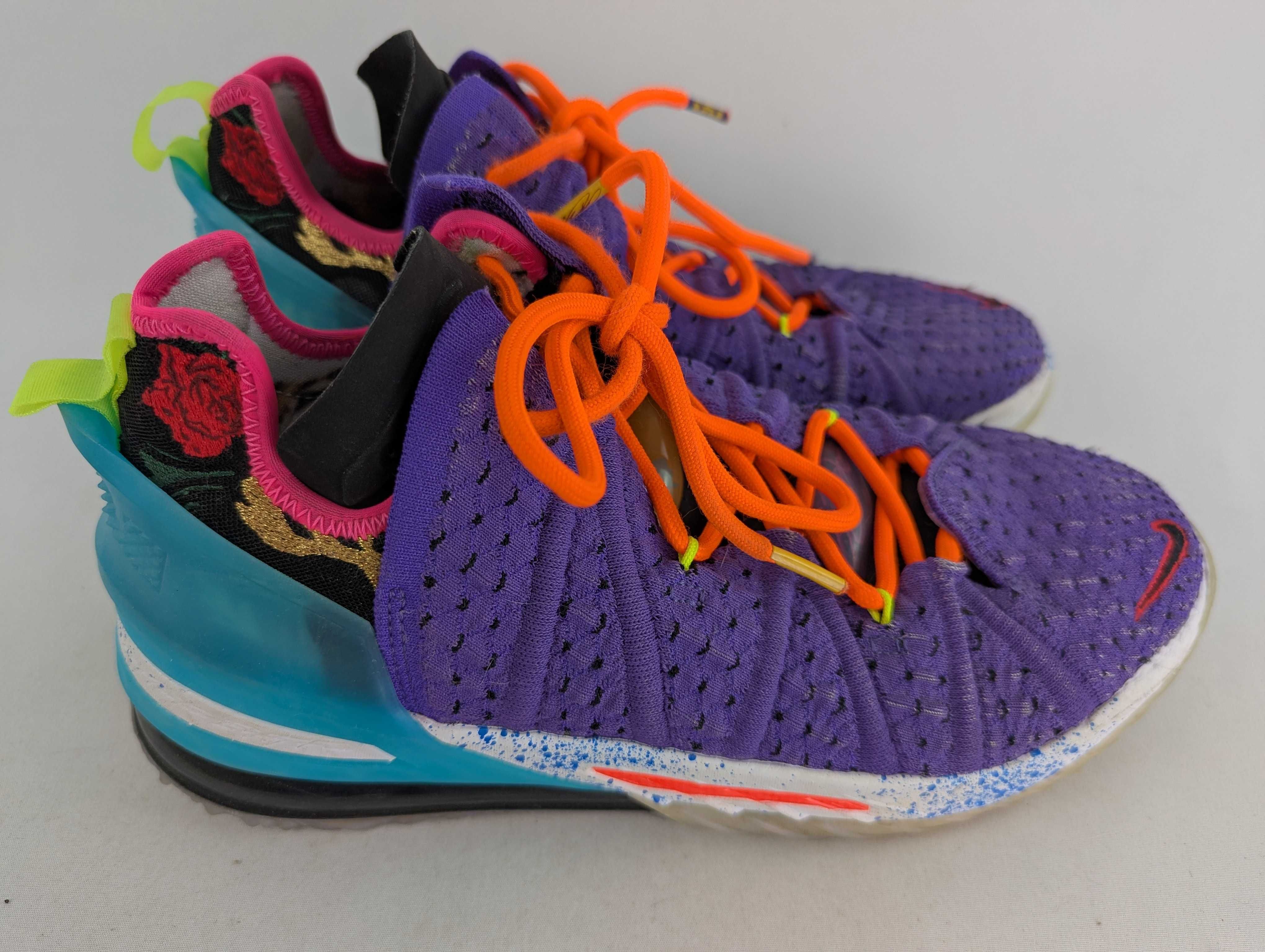 Мартатонки Nike LeBron 18