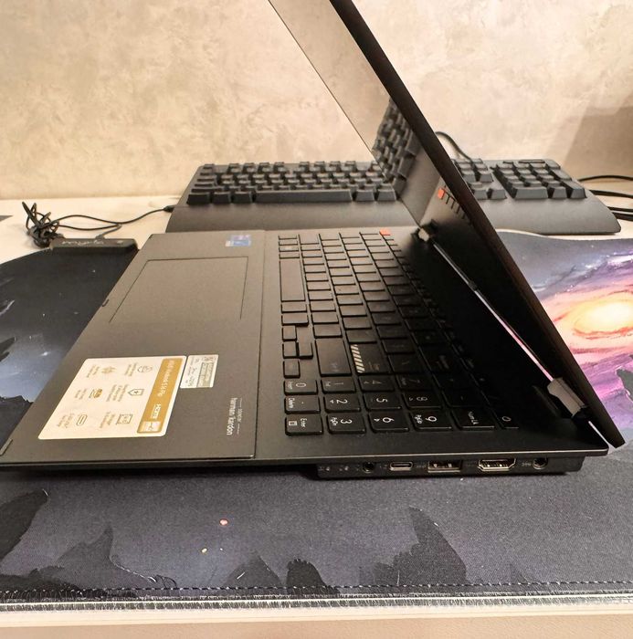 Laptop 2-în-1 ASUS Flip OLED 3.2K 120Hz, Procesor i9, Touchscreen