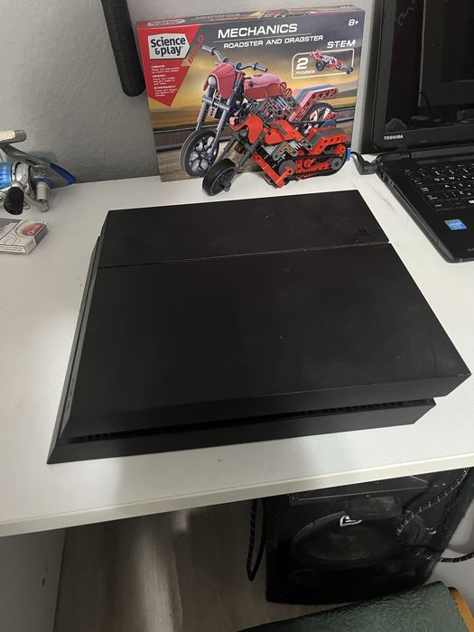 Ps4 с джойстик и малък проблем