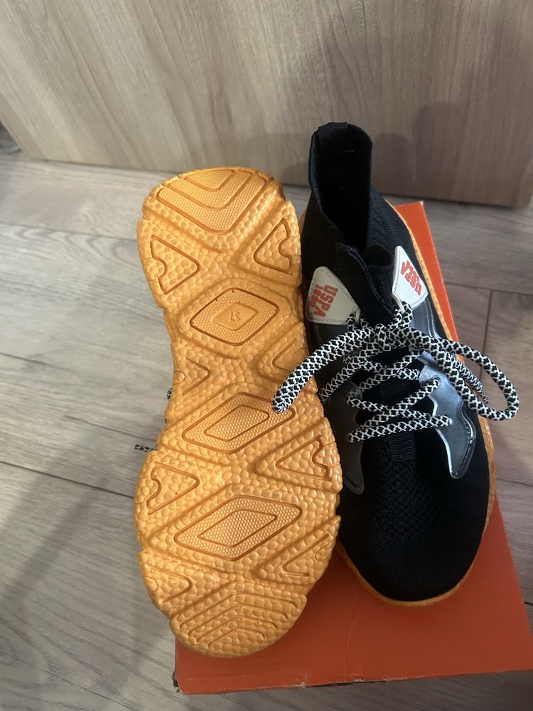 Спортни маратонки