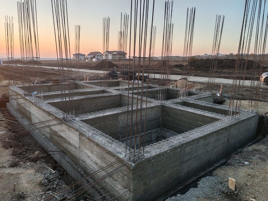 Case de tip duplex, str. 1 Decembrie, la 7 min. de Rond Pacurari