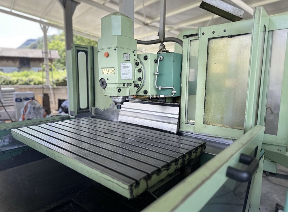 3 осна универсална инструментална CNC Фреза с ЦПУ МАНО 800Е