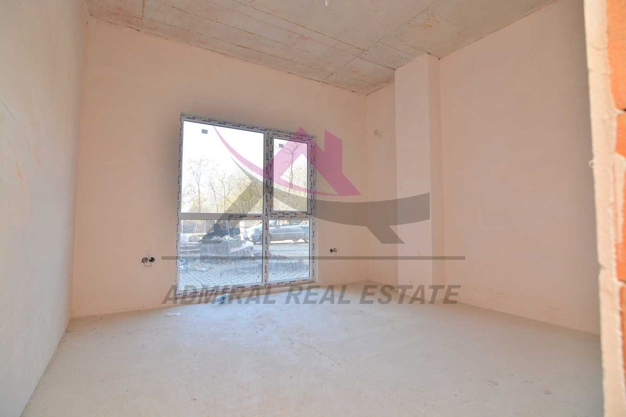 Дава се под наем Магазин в Варна, Младост 1 - 400 кв.м за 4500 € - Снимка #3