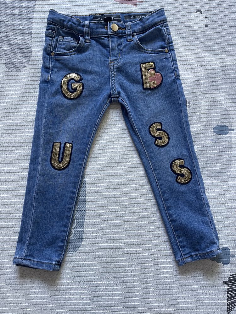 Дрехи на Guess..