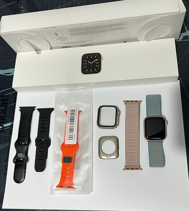 Apple Watch Seria 6 40mm Gold
