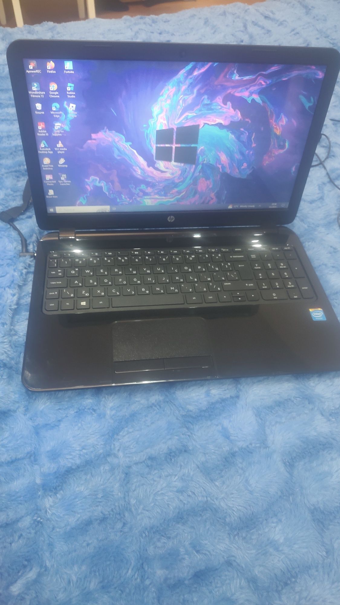 Продавам лаптоп HP