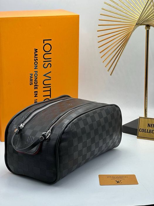 Borseta Louis Vuitton Noua !!! Dimensiuni 28/15 !!!