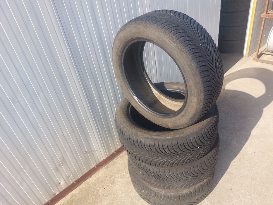 125 lei bucata! Set anvelope M+S/IARNA 205 55 17 Michelin
