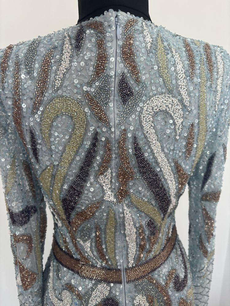 Rochie statement, cusută manual în Turcia – Mărimea S